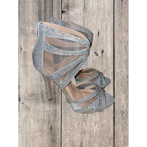 De Blossom Daisy-18 Silver Bedazzled Platform Heel Peeptoe Women’s Size 6 - Picture 1 of 10